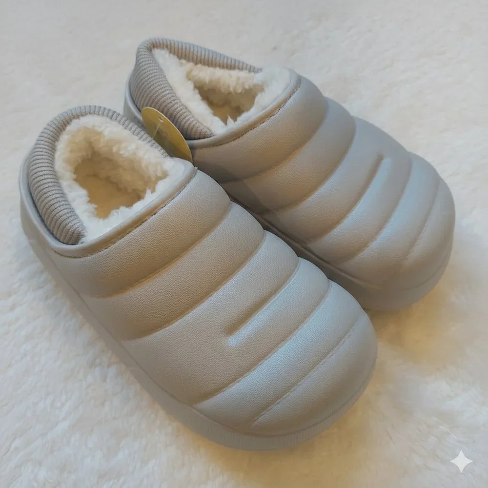 NWT Kids Foam Slippers Clogs Gray Sherpa Lined Size 11/12 Gorpcore Camping